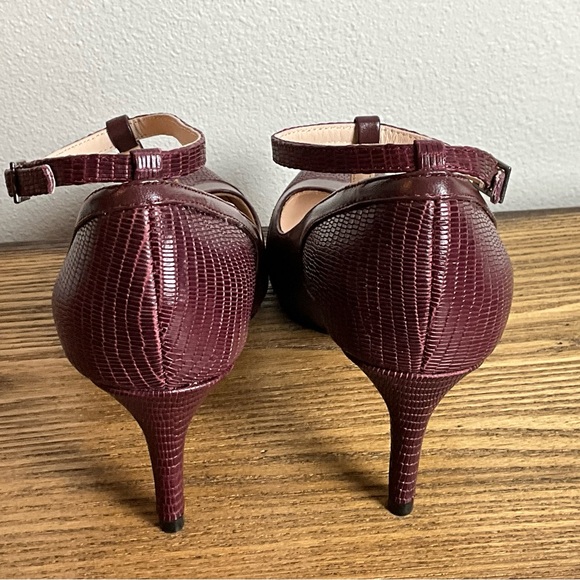 Sacha London Acacia Bordo T-Strap Heels, New in Box - Picture 5 of 8